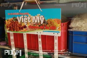 Bảng treo dây nhựa treo snack quảng cáo Việt Mỹ