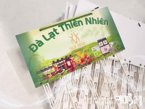 Bảng treo dây nhựa treo sản phẩm Đà Lạt Nature