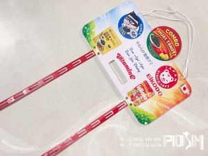 Hanger treo vỉ nhiều gói liền nhau vắt qua và móc treo gói rời trên dây nhựa