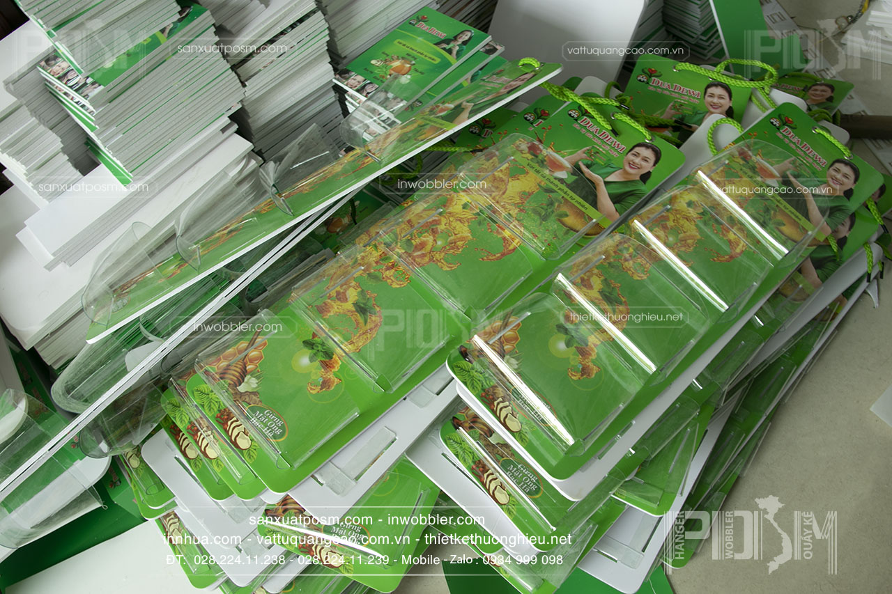 Bảng treo túi nhựa PVC, hanger vỉ treo túi nhựa PVC treo sản phẩm Dua Dewi - Ảnh 3